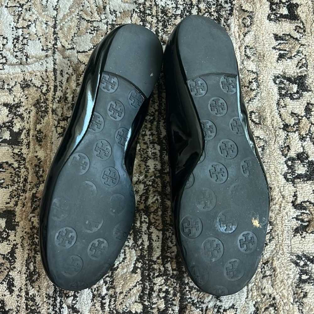 Tory Burch size 8.5 black patent leather Reva fla… - image 3