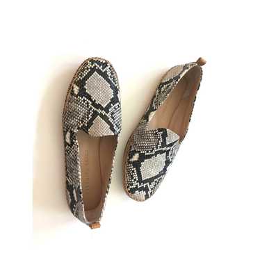 Veronica Beard Grey White Jaide Snake-Print Moccas