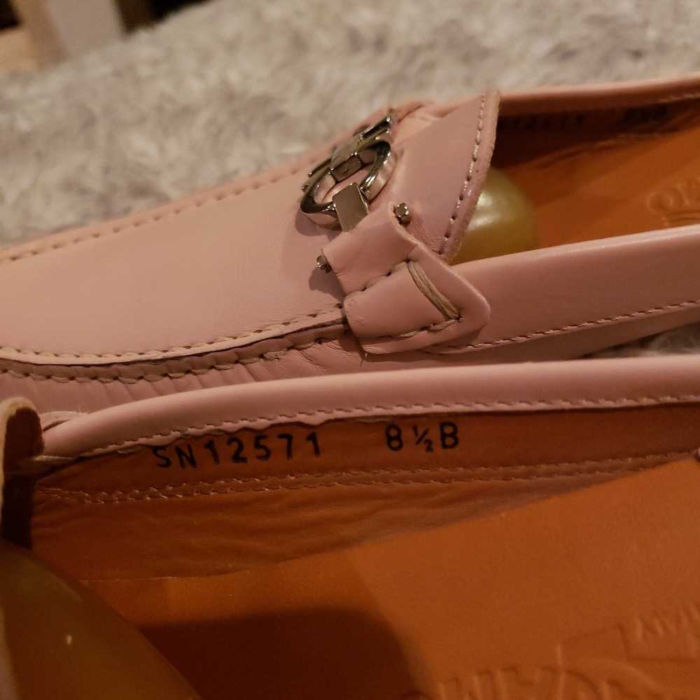 Salvatore Ferragamo pale pink leather slip on Gan… - image 4