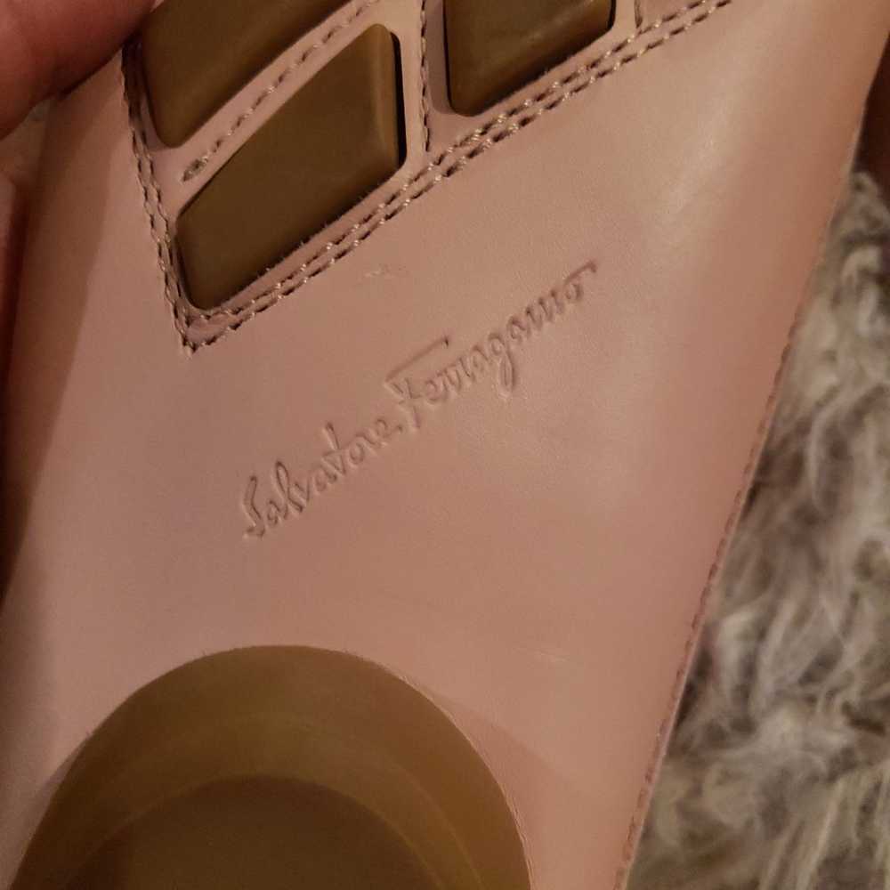 Salvatore Ferragamo pale pink leather slip on Gan… - image 9