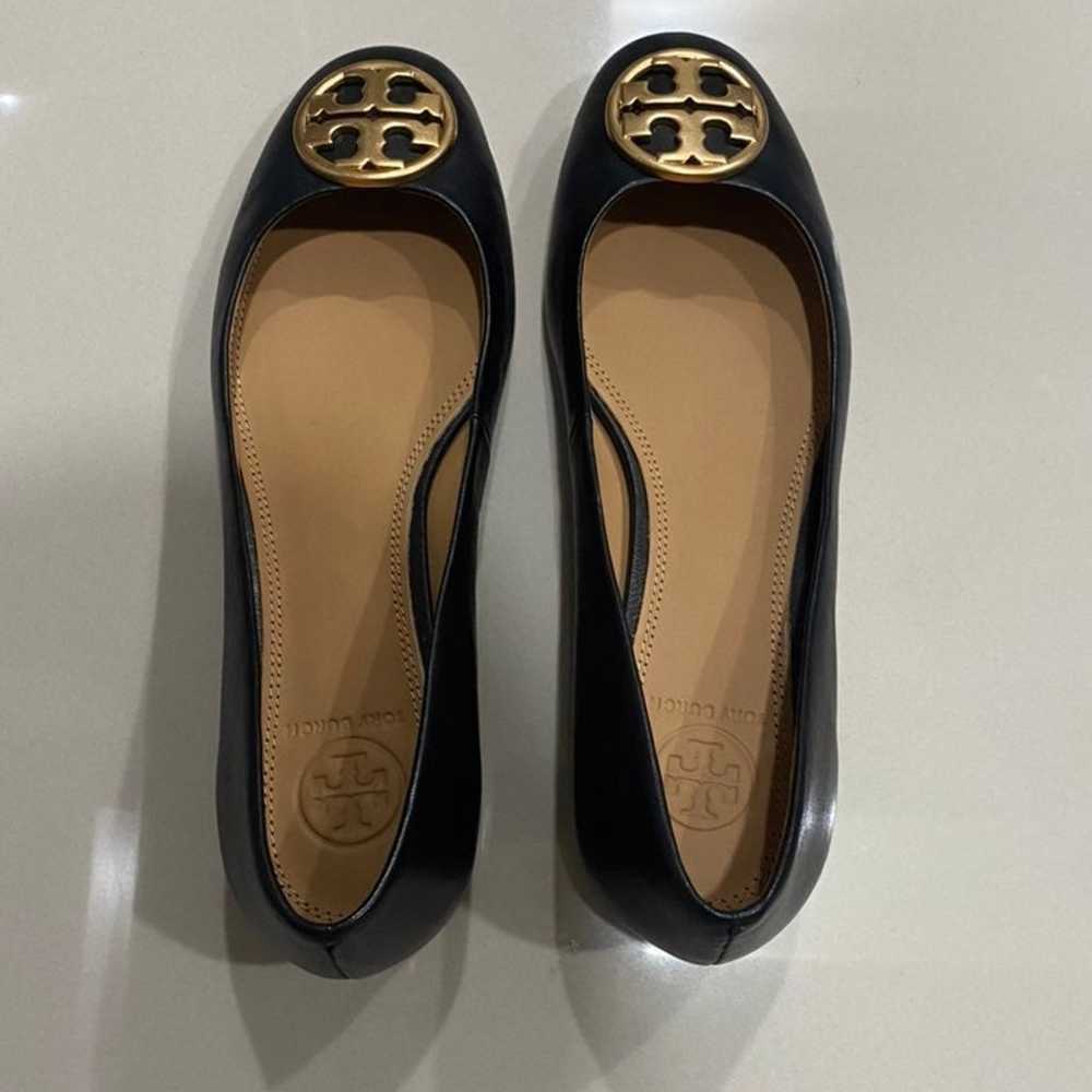 Tory Burch chelsea heeled ballet flat size 6 - image 2