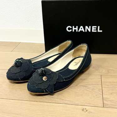 Excellent condition Chanel 36 Camellia Corsage De… - image 1