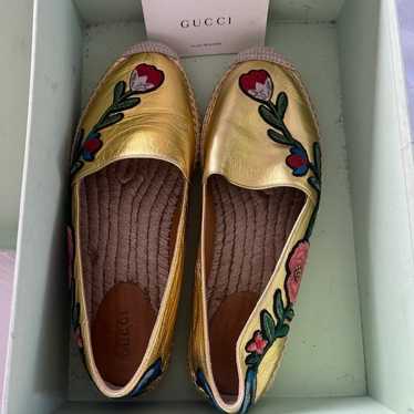 Gucci Pilar Floralembroidered Metallic Leather Esp