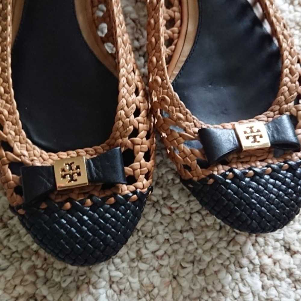 TORY BURCH tan and black Leather woven Ballet Fla… - image 4