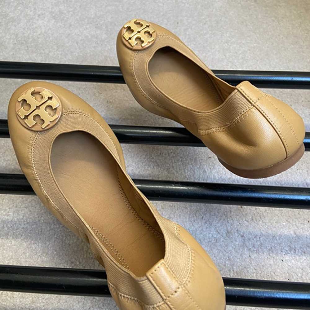 TORY BURCH Women Brass Gold Logo Leather Ballet S… - image 3