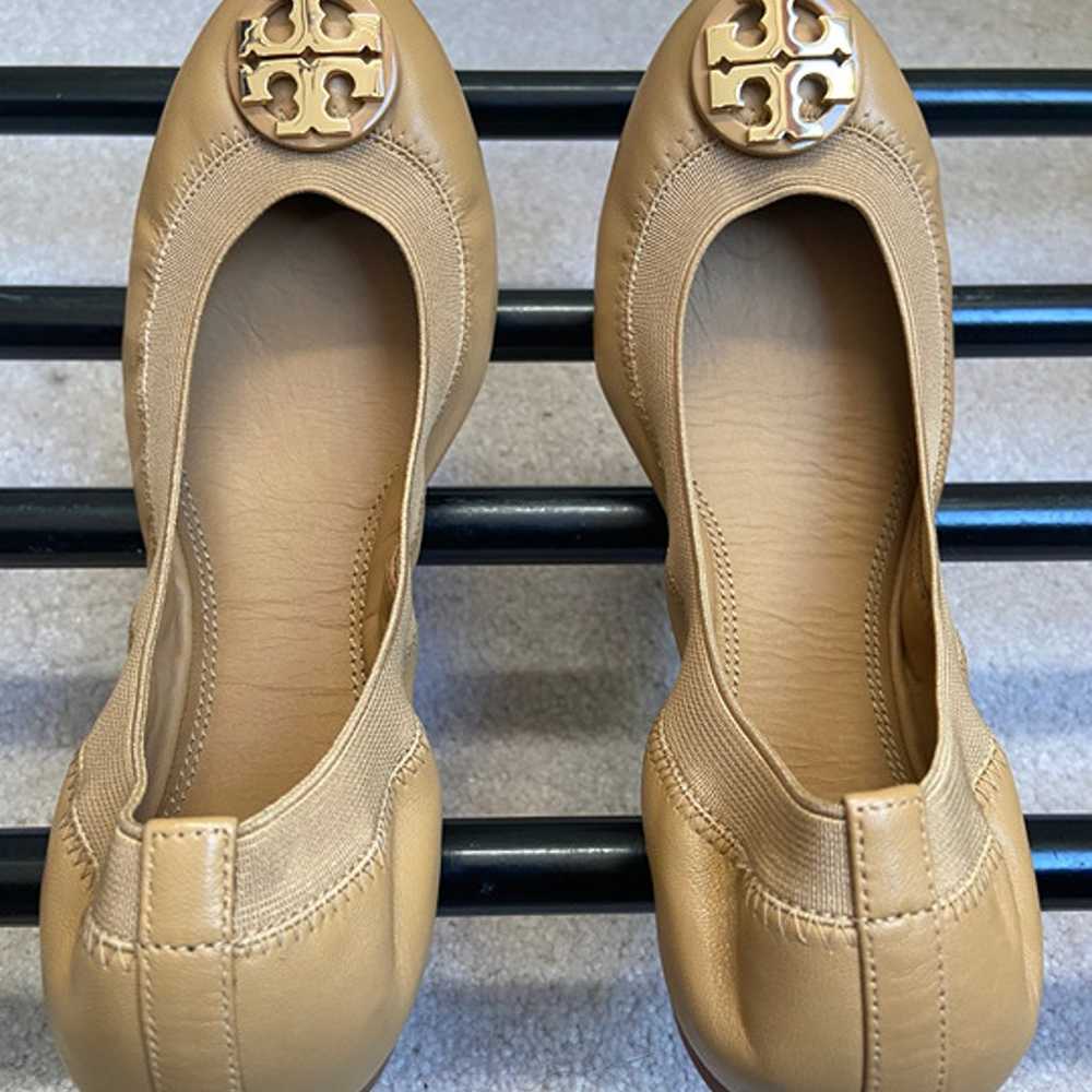 TORY BURCH Women Brass Gold Logo Leather Ballet S… - image 4