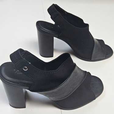 Simply Vera Vera Wang Black sandals. - image 1