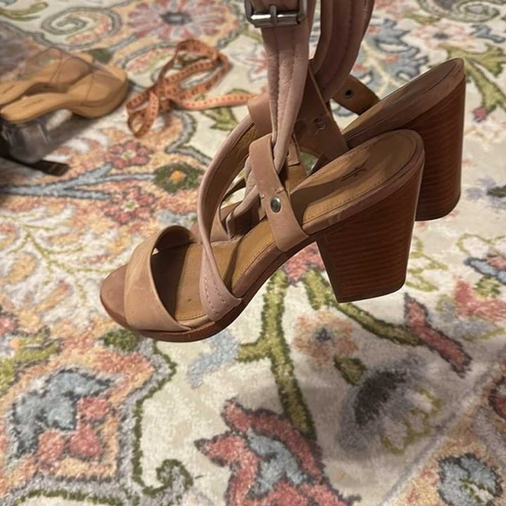 NWOT Frye Dani Criss Cross Strappy Tan Sandal 3” … - image 9