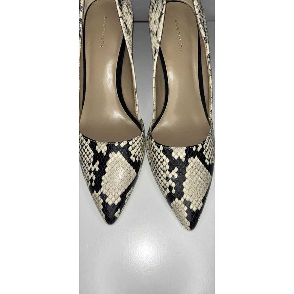 Ann Taylor Faux Snakeskin Pumps Women’s 8.5 - image 4