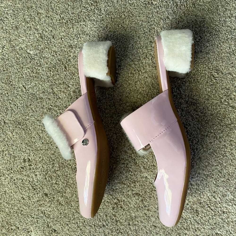 UGG Hayden Shearling Patent Leather Mule Size 6 - image 3