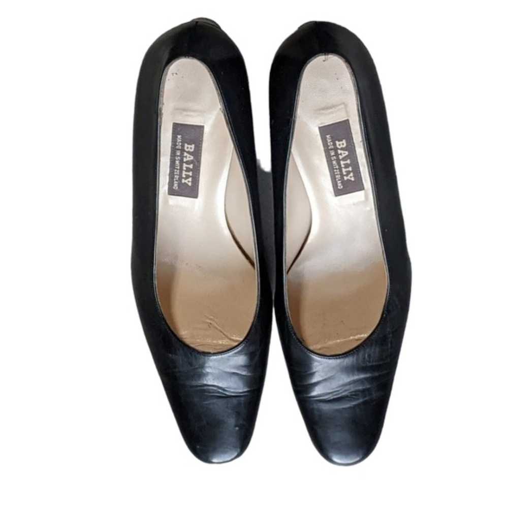 Bally classic black leather pumps round toe block… - image 9