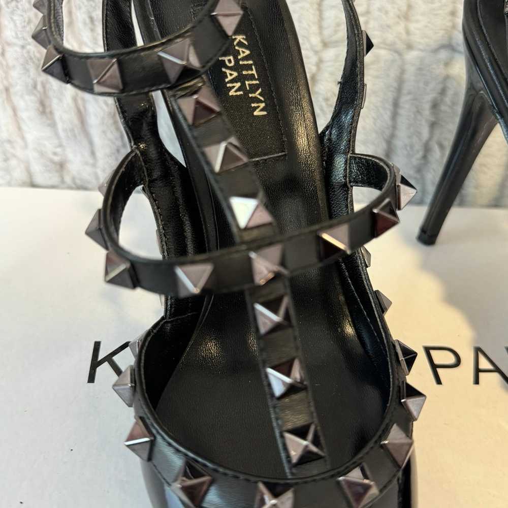 Kaitlyn Pan Black Studded Heals W6 NWOT - image 4