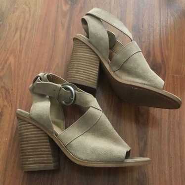 Marc Fisher Tan suede, chunky heel sandals 8 - image 1