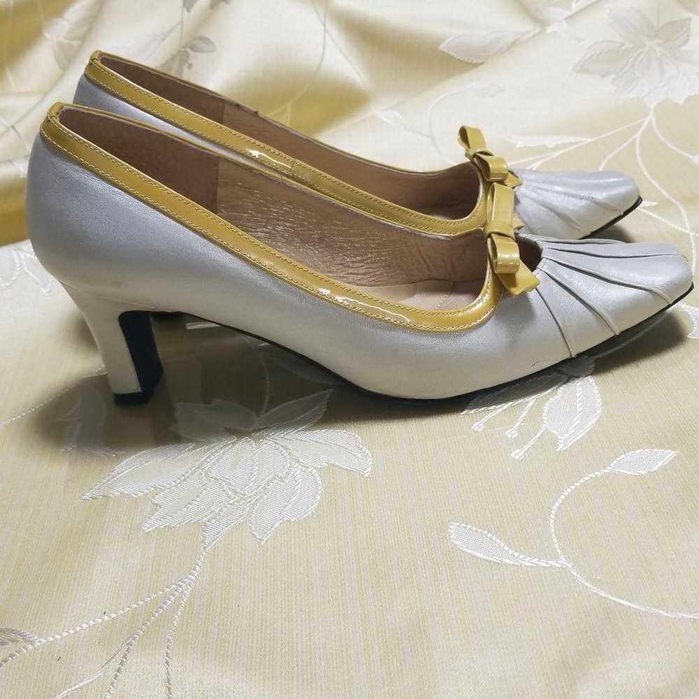 Women's shoes, pumps. - image 2