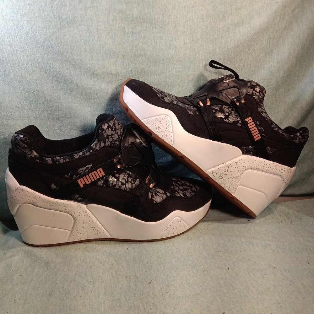 Women's Size 8 Puma X Sophia Chang Disc Wedge Bla… - image 1