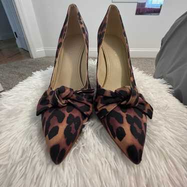 NWOTS Marc Fisher animal print heels 10 bow