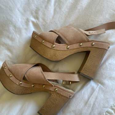 Vince Camuto leather tan platform heels