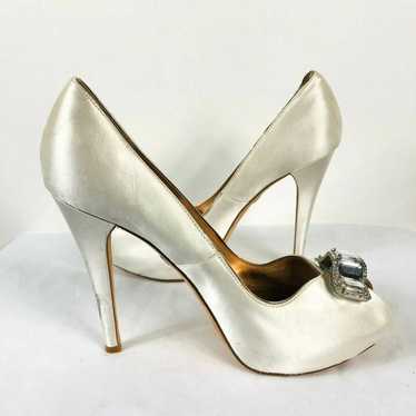 Badgley Mischka Sz 10 Ivory Satin Pumps