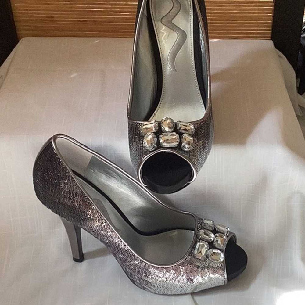 NINA sequin peep toe heels w jewels EUC - image 5