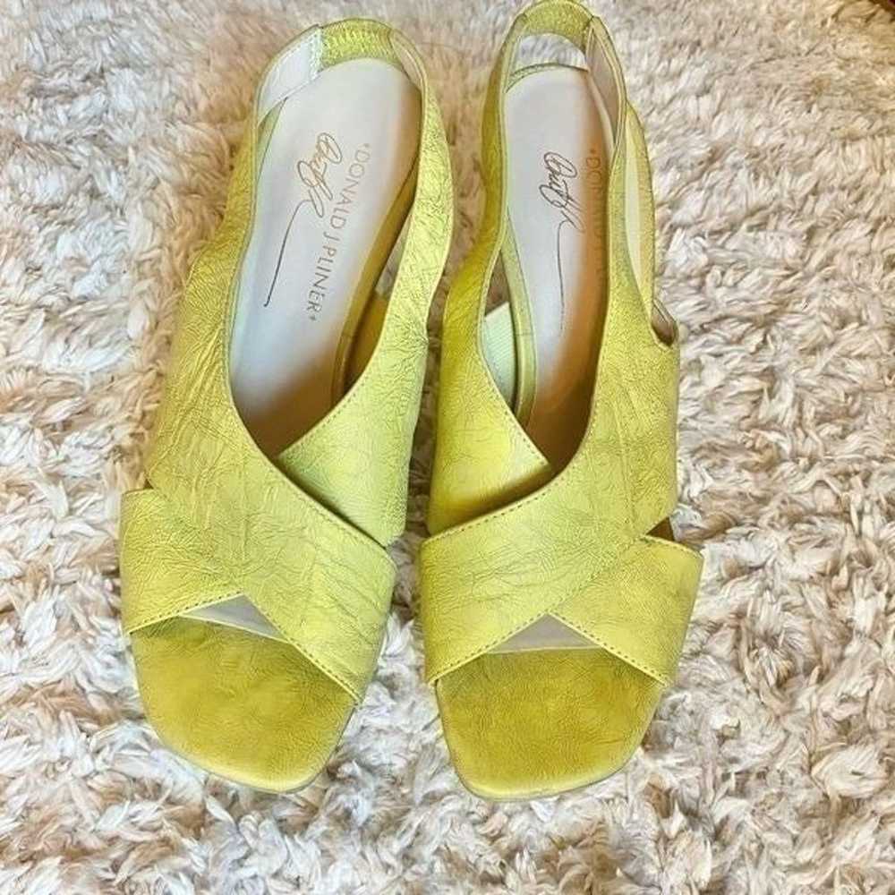 Donald J. Pliner Yellow Cross Heels Sz 7.5 - image 3