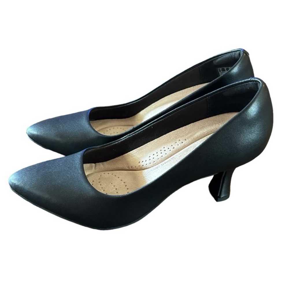 NIB Clarks Kataleyna Gem Pump Leather Flared Heel… - image 1