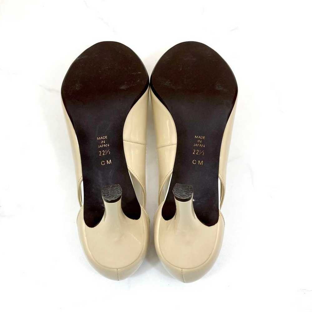 ✨Luxury Item✨DIANA Enamel Pumps Beige with White … - image 11