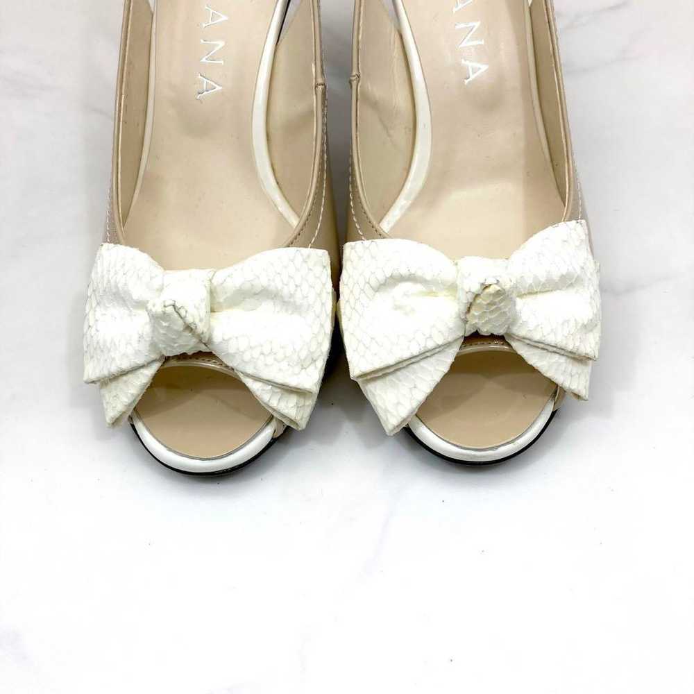 ✨Luxury Item✨DIANA Enamel Pumps Beige with White … - image 5