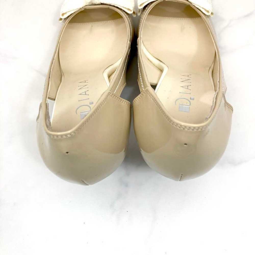 ✨Luxury Item✨DIANA Enamel Pumps Beige with White … - image 7