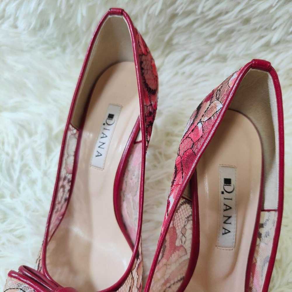 Excellent condition DIANA pumps with flower and l… - image 3