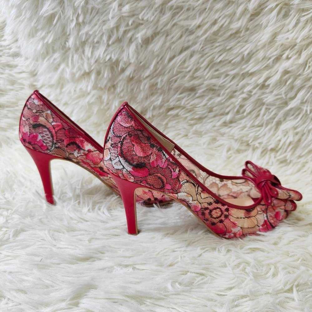 Excellent condition DIANA pumps with flower and l… - image 6