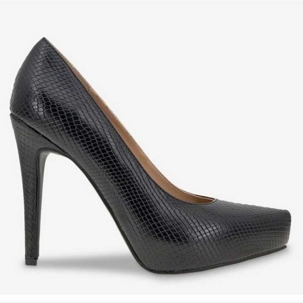 New BCBGeneration Penni Pump black lizard high he… - image 2