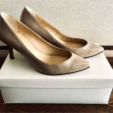 【Odette e Odile】Enamel basic pumps Beige - image 1