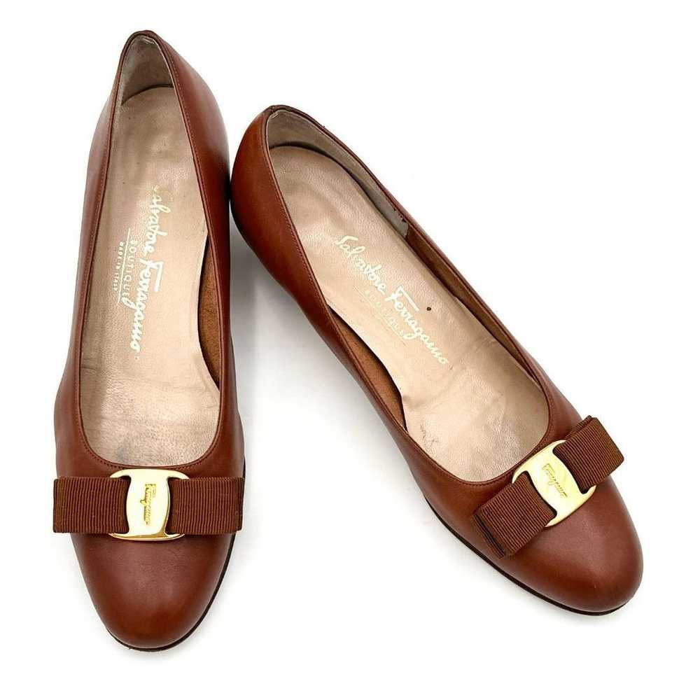 ★Good item★ Ferragamo pumps Genuine leather Vara … - image 2