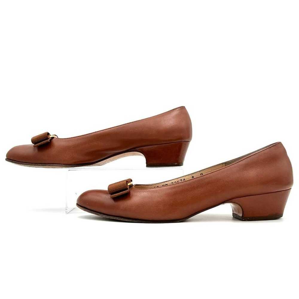 ★Good item★ Ferragamo pumps Genuine leather Vara … - image 4