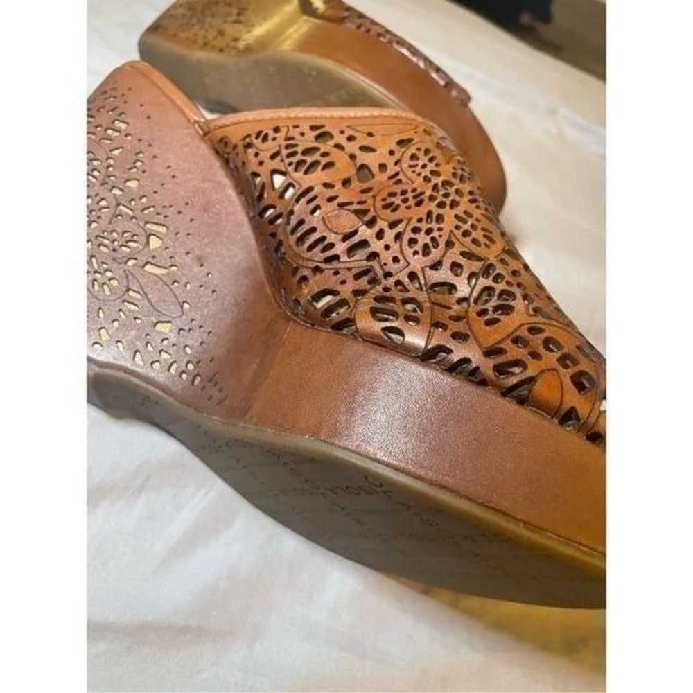 Isola wedge lazer cut cognac wedge sandals size 9… - image 4