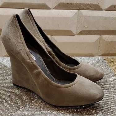 VERA WANG LAVENDER Suede Wedges - Sz 9.5 - image 1