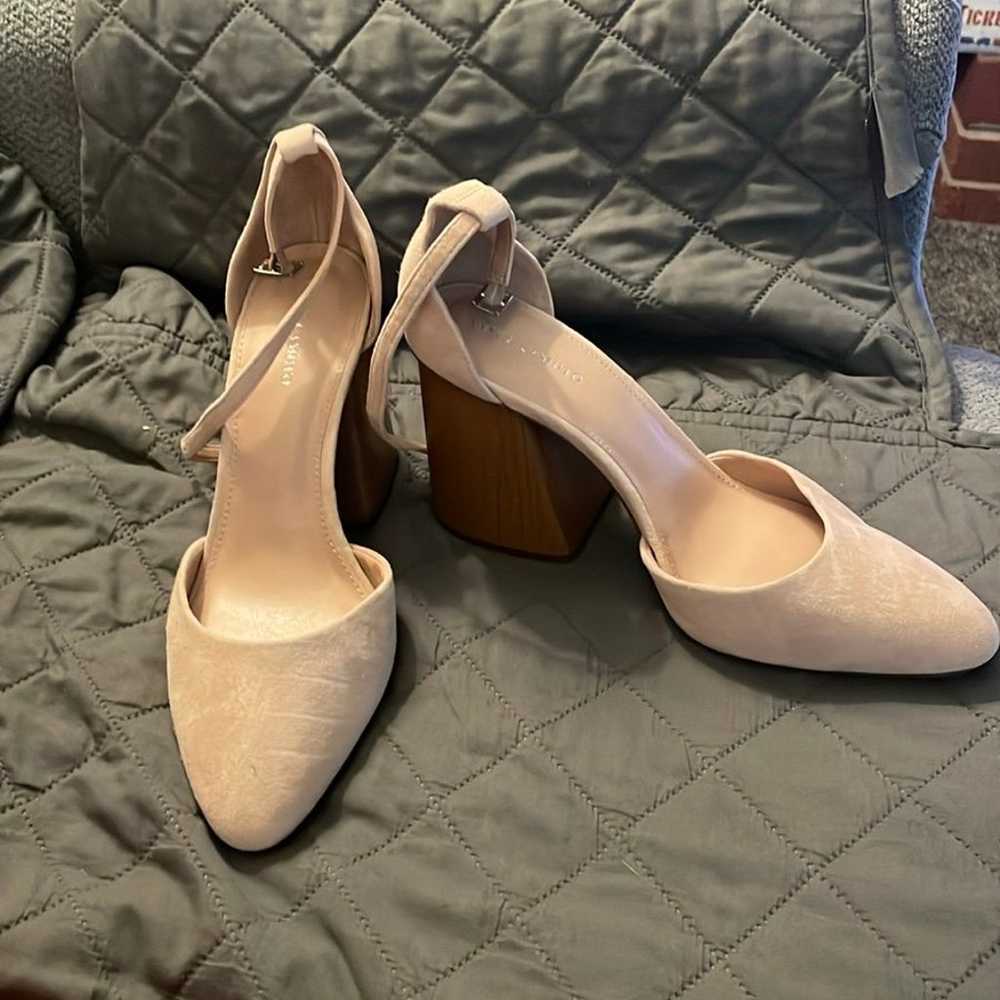 NWOT Vince Camuto Beige Heels - image 1