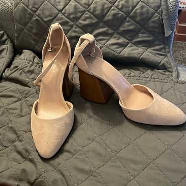 NWOT Vince Camuto Beige Heels