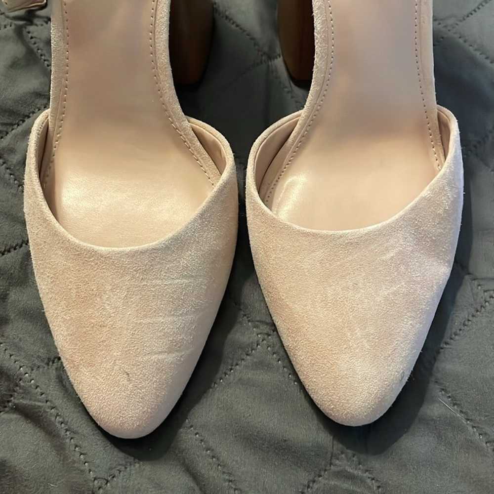 NWOT Vince Camuto Beige Heels - image 3