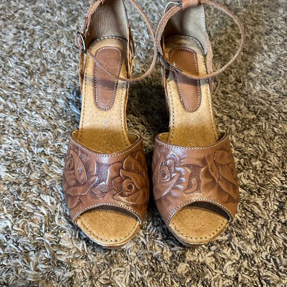 Mexican tooled wedges - image 1