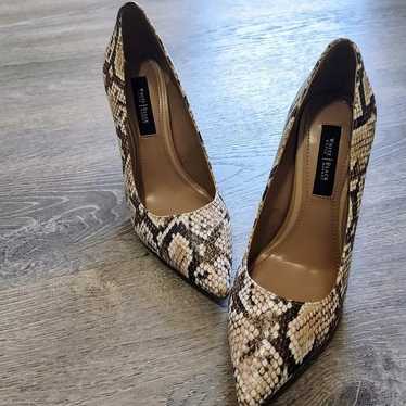 Stylish WHBM reptile look pumps w/3 1/2” heel, ne… - image 1