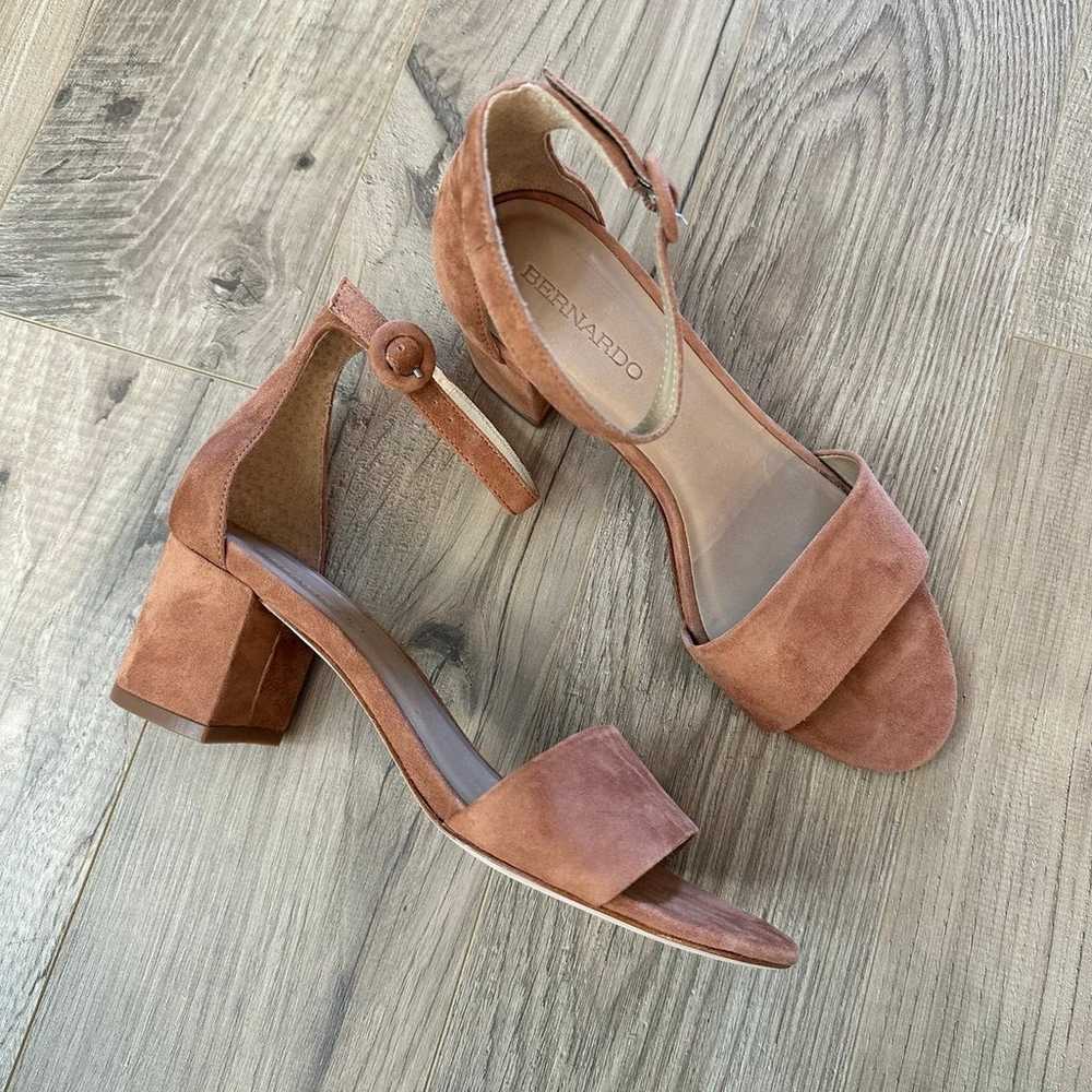 Bernardo Suede Heels Size 7.5 - image 6