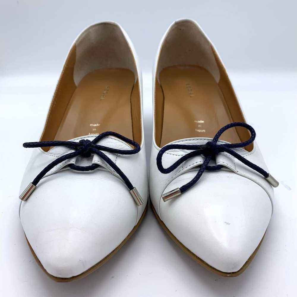 Excellent condition REGAL pumps white leather 1576 - image 2