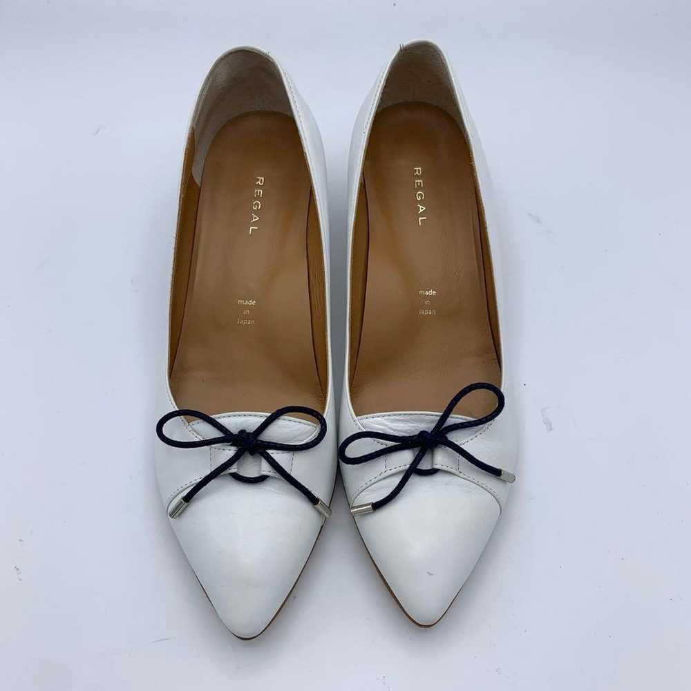 Excellent condition REGAL pumps white leather 1576 - image 3