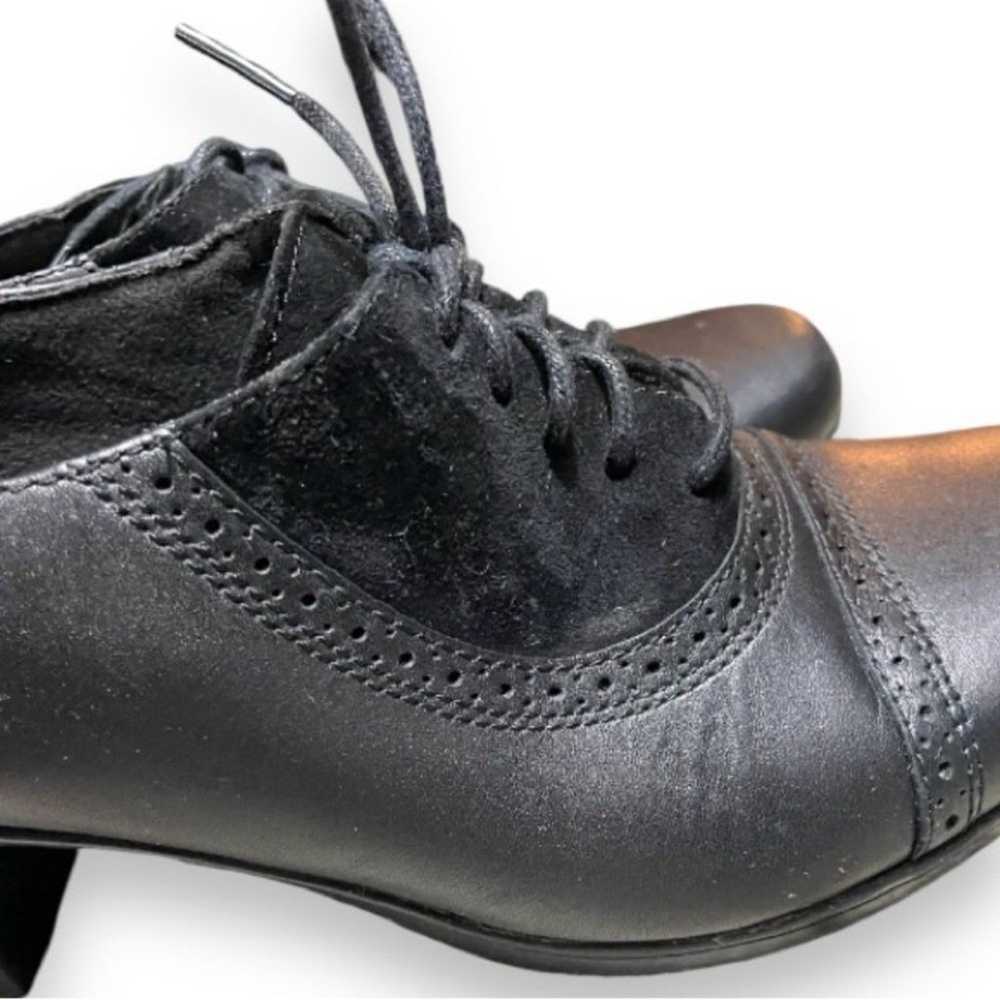 Clarks Bendables Wingtip Heels Oxfords Black Leat… - image 7