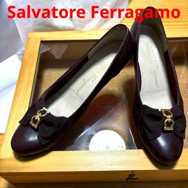 Salvatore Ferragamo Gancini Pumps