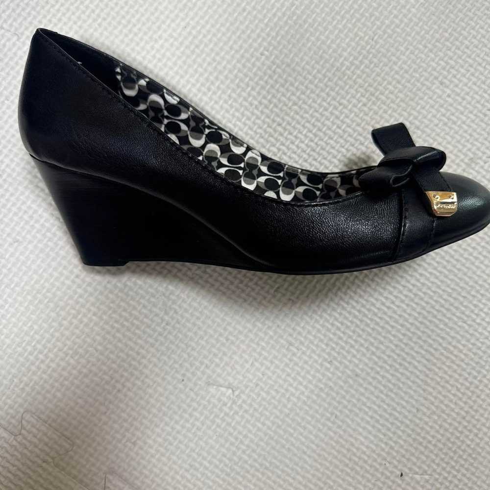 COACH black wedge heel pumps with ribbon. - image 3