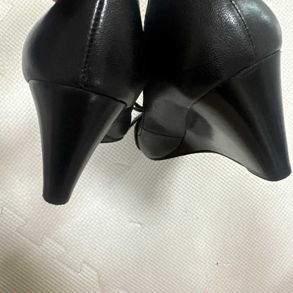 COACH black wedge heel pumps with ribbon. - image 6