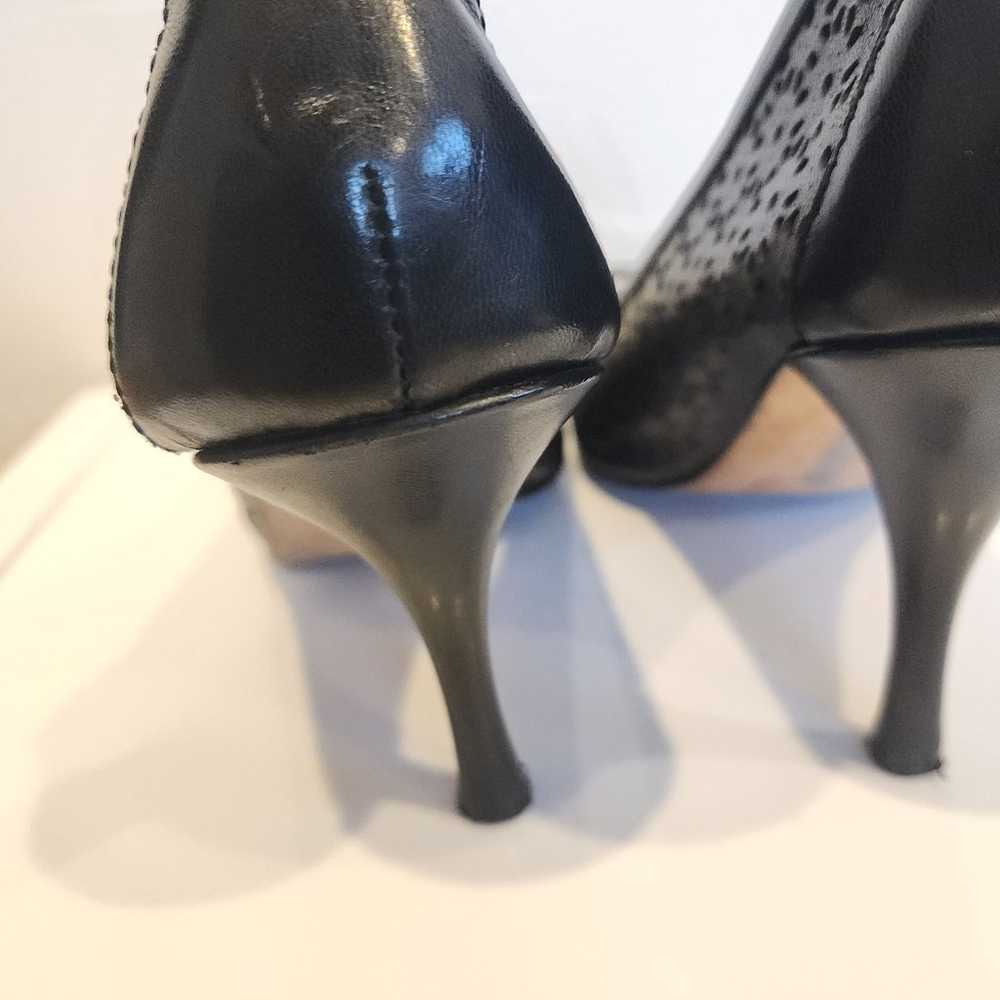 Oscar De La Renta black heels - image 4