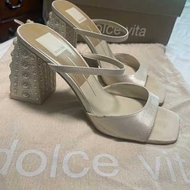 Dolce Vita Jemmy Pearl Vanilla Silk Heels